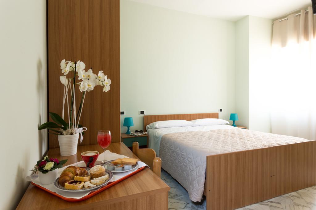 Roma Hotel Pineto Ngoại thất bức ảnh