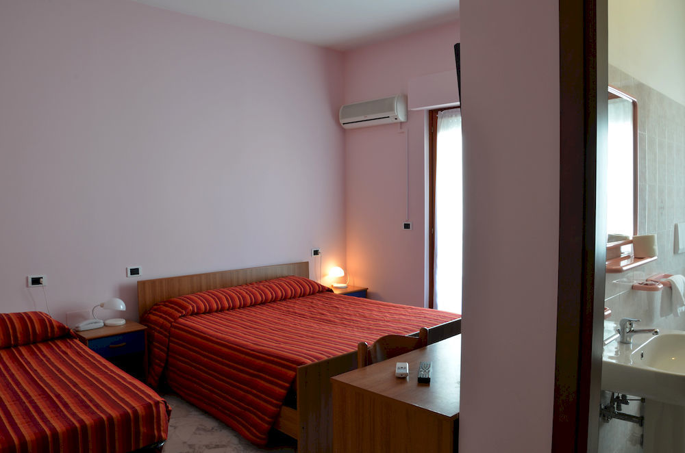 Roma Hotel Pineto Ngoại thất bức ảnh